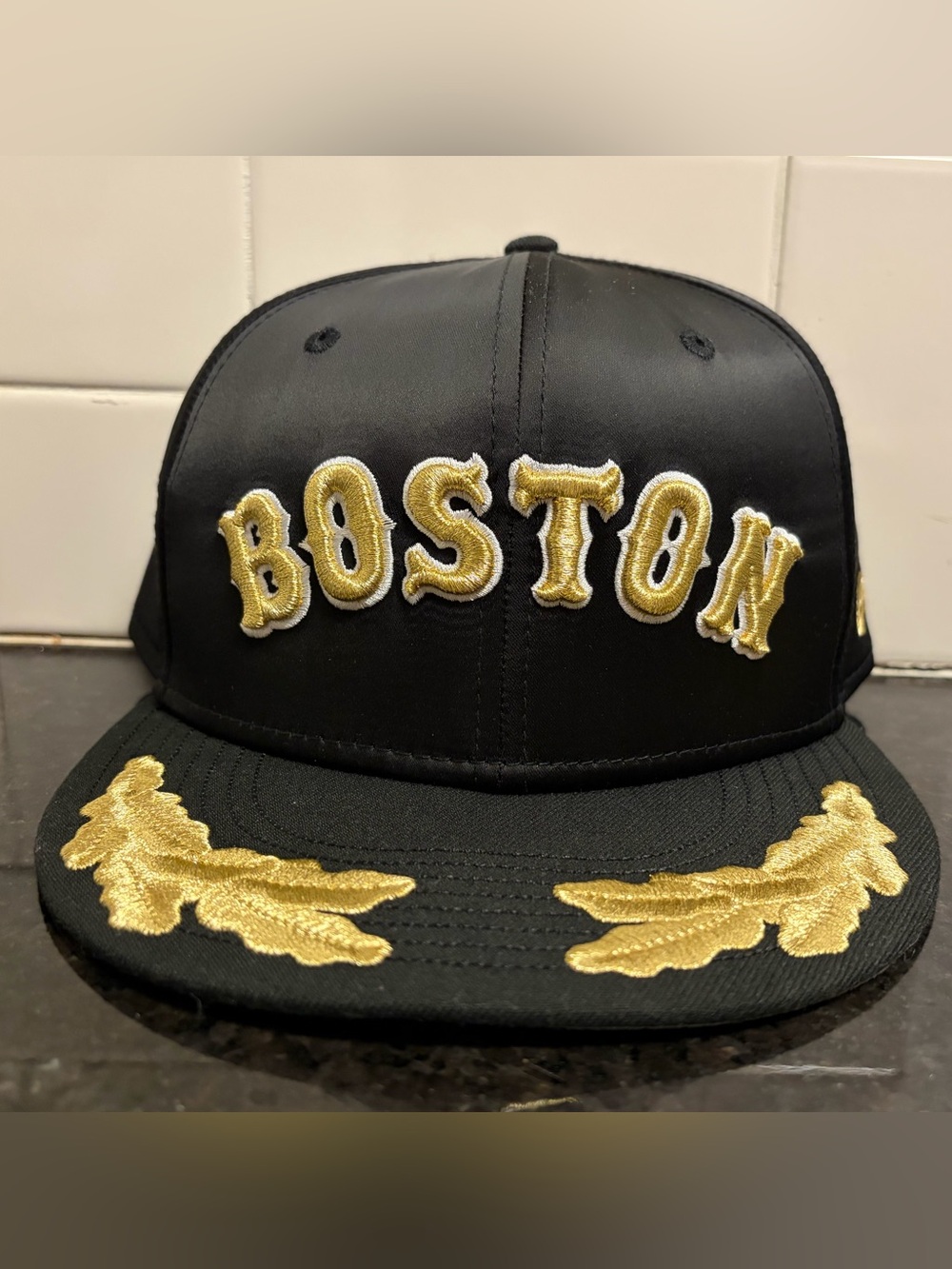 New Era -  Boston Sox 2025 “59FIFTY Day” Gold Leaf Fitted Hat (New) *Limited* - Picture 2 of 16